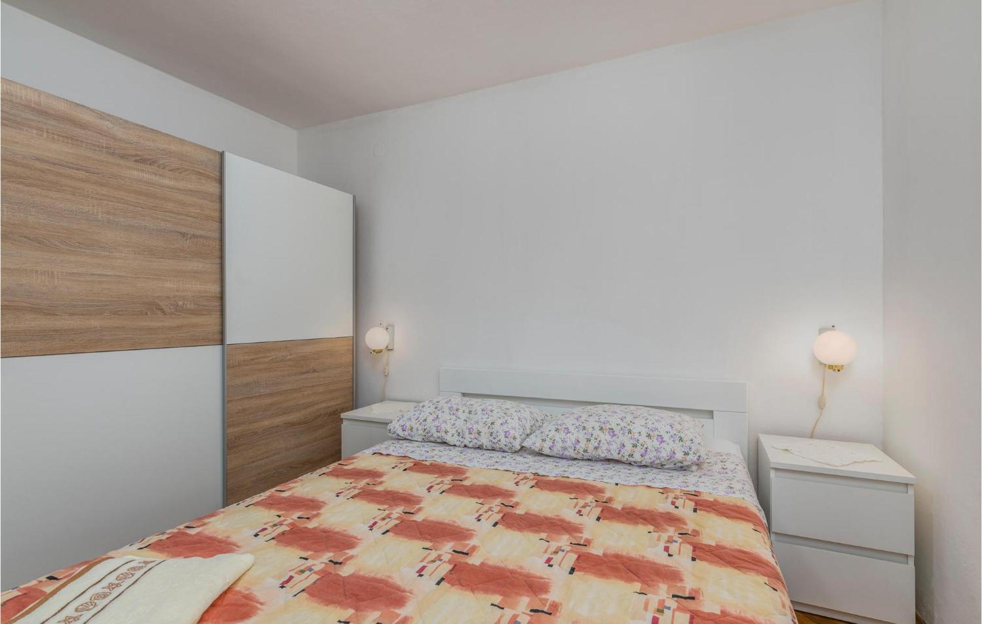 Lovely Apartment In Mali Losinj With Kitchen Exterior photo