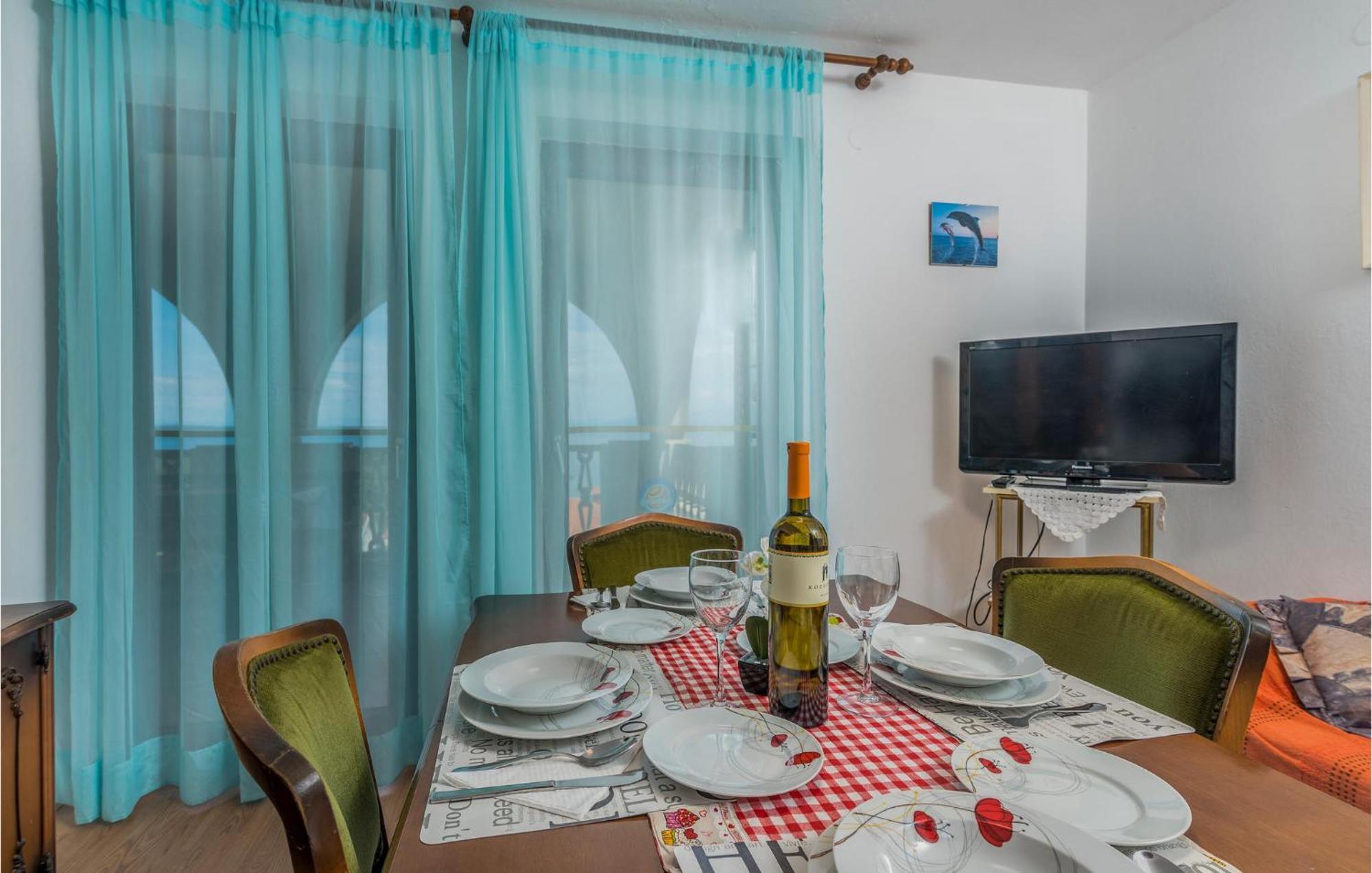 Lovely Apartment In Mali Losinj With Kitchen Exterior photo